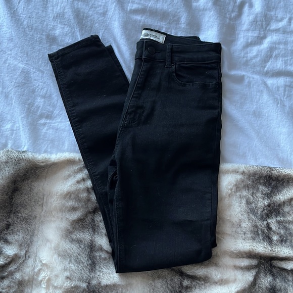NEW: ZARA | High Waist Black Jeans - Picture 4 of 6
